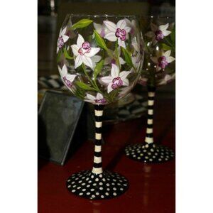 Wine glass set of 2,  painted flower clear glass black and white painted…